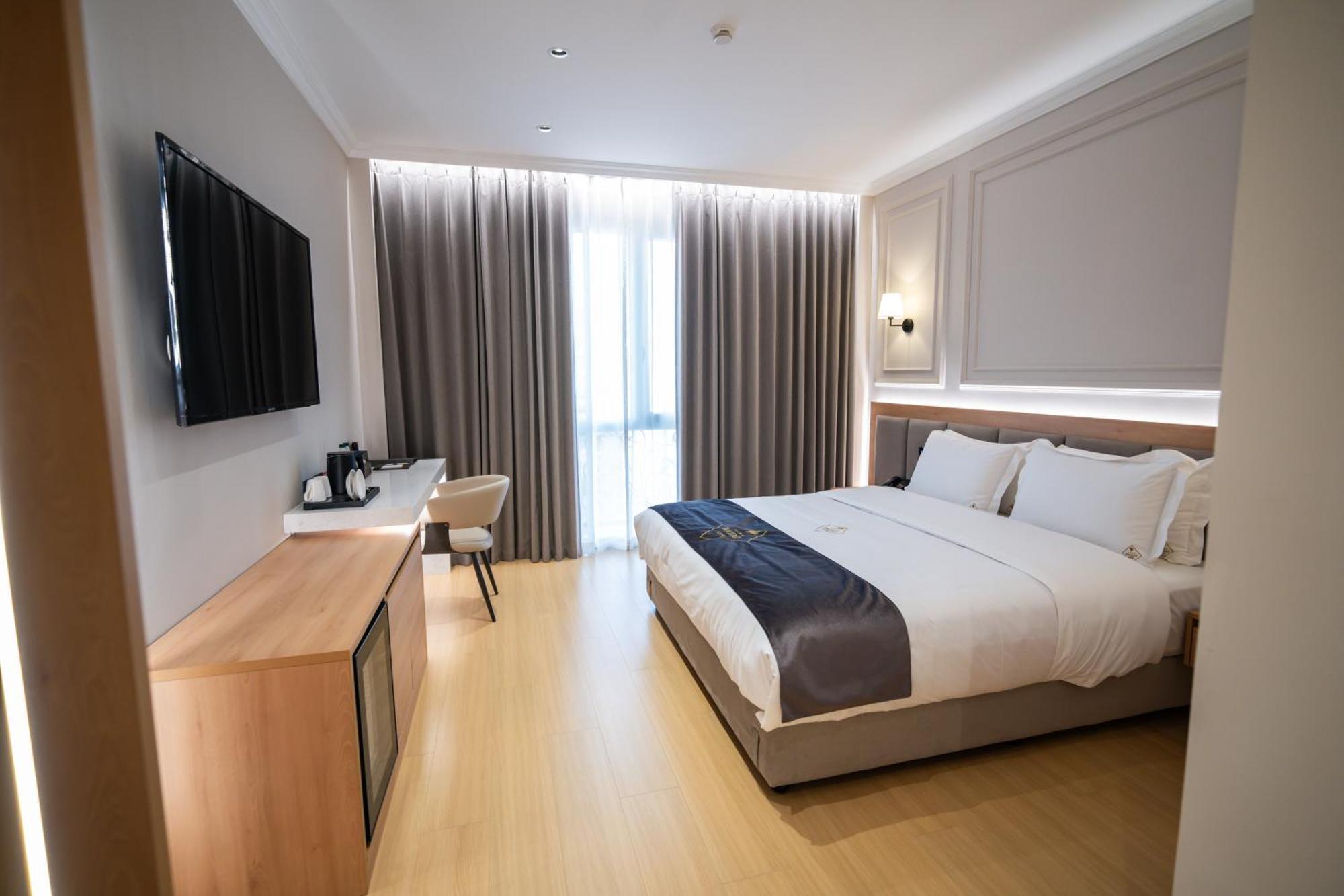 Holiday Hotel Rinas Exterior foto